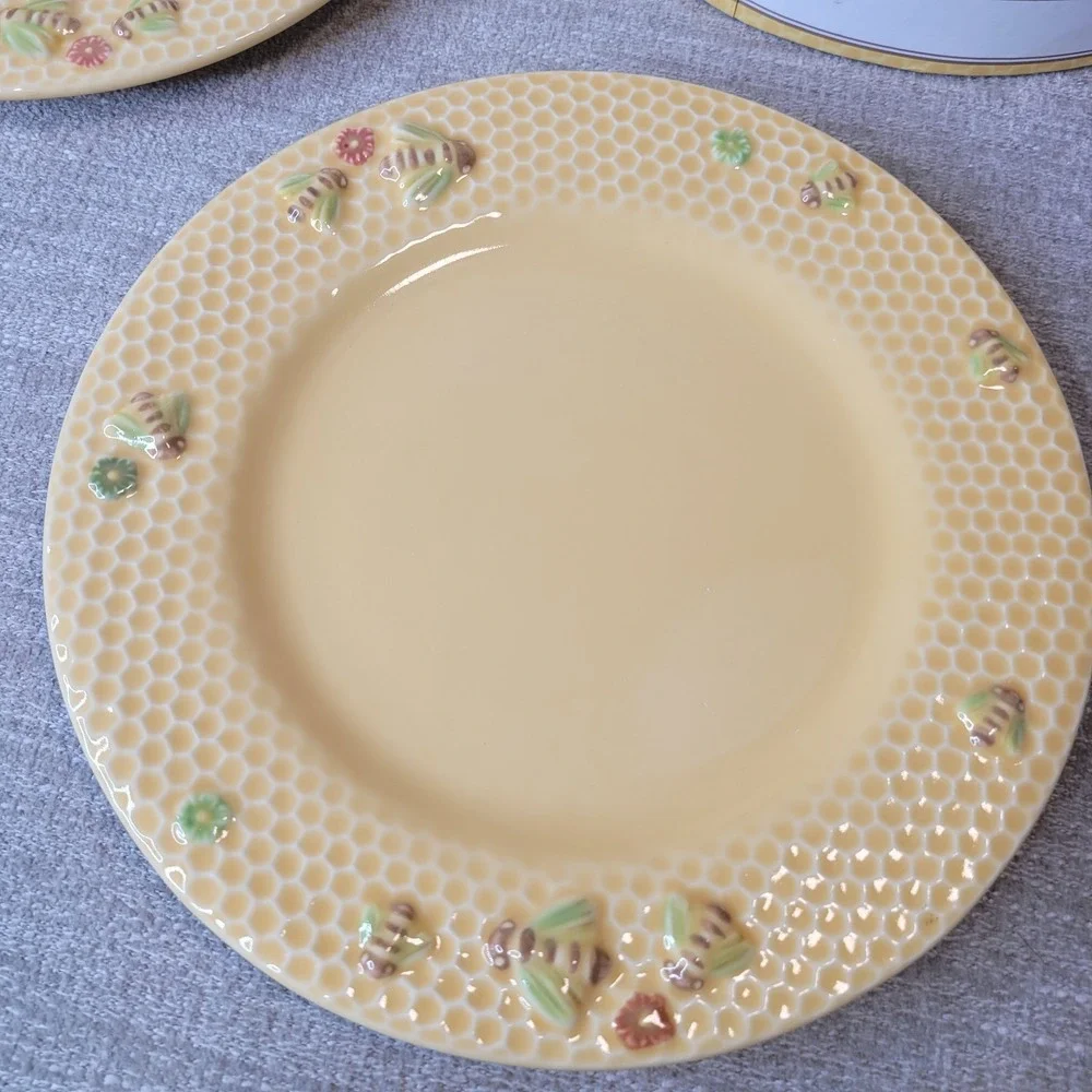Williams Sonoma Honeybee Salad Plates Set of 4 w/ Hat Box RARE Bee Stoneware NEW